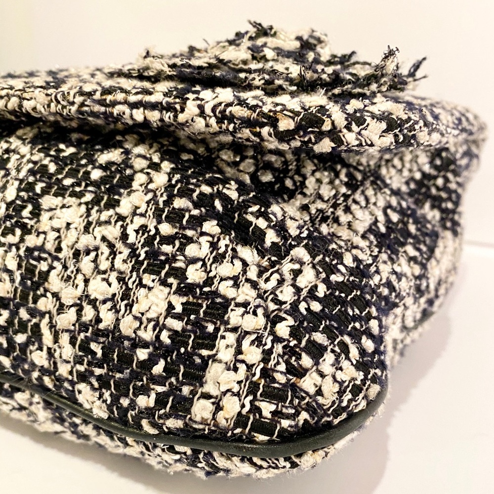 Chanel Tweed Camellia Messenger Flap Bag - Picture 7 of 16